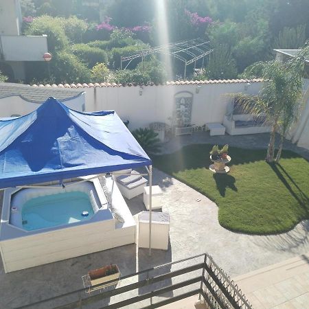 Villa Eco-Chic カリーニ エクステリア 写真