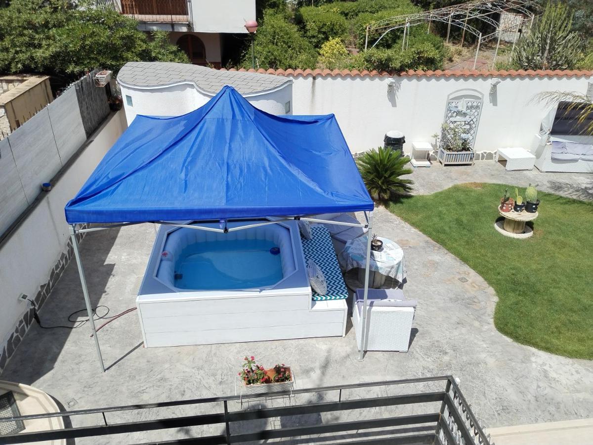 Villa Eco-Chic カリーニ エクステリア 写真
