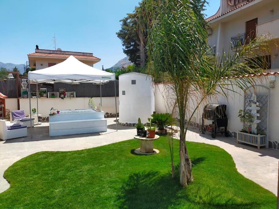 Villa Eco-Chic カリーニ エクステリア 写真