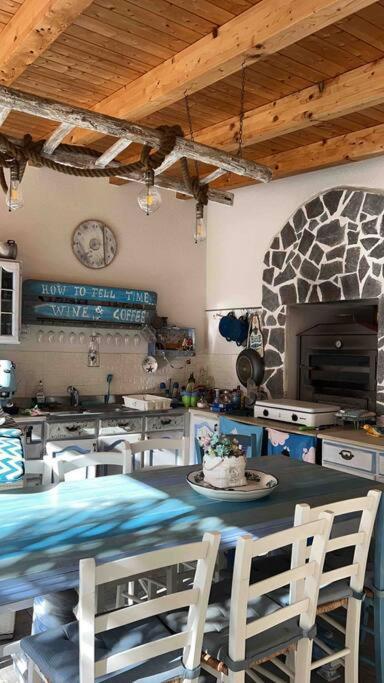 Villa Eco-Chic カリーニ エクステリア 写真