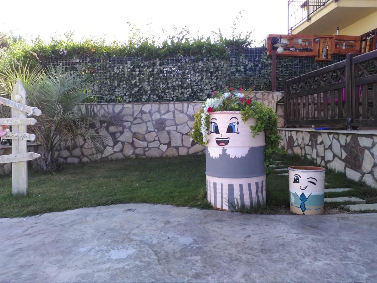 Villa Eco-Chic カリーニ エクステリア 写真